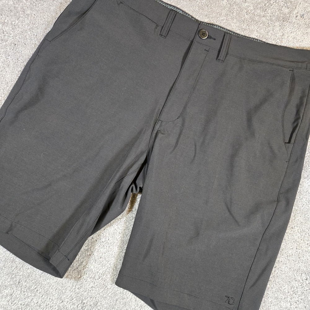 7 Diamonds Momentum Performance Hybrid Chino Shorts Mens 36 Black Flat Golf